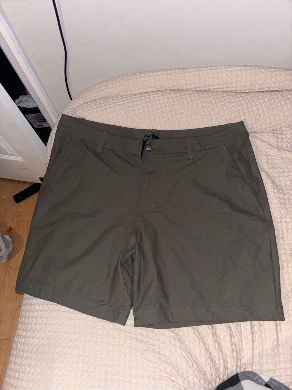 Lululemon ABC Classic-Fit Short 7" *Warpstreme
Army Green